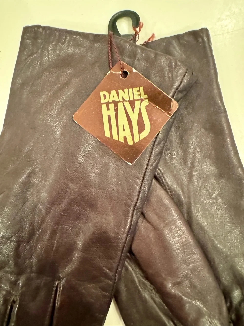 Daniel Hays women’s daniel
